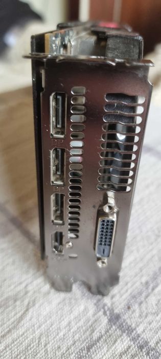 Продавам Power Color RX570 4GB