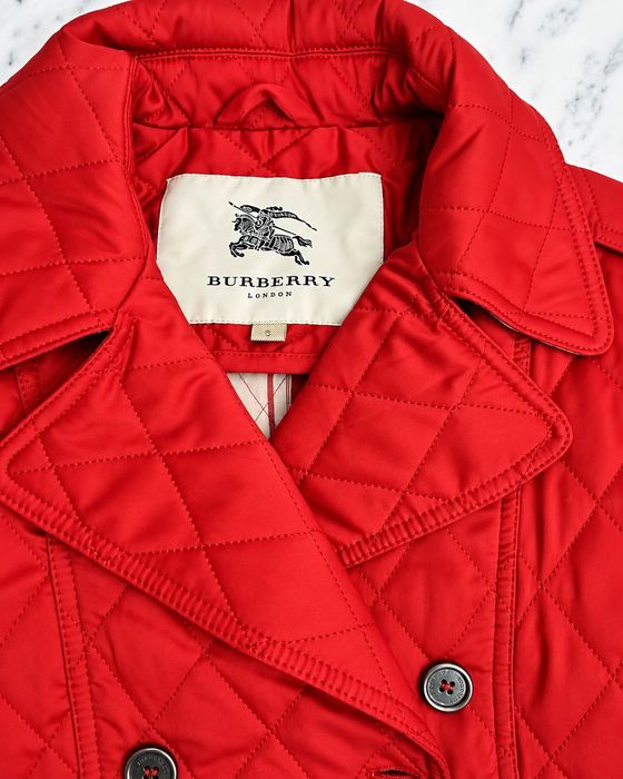 Geacă Burberry London matlasată roșie, interior House Check