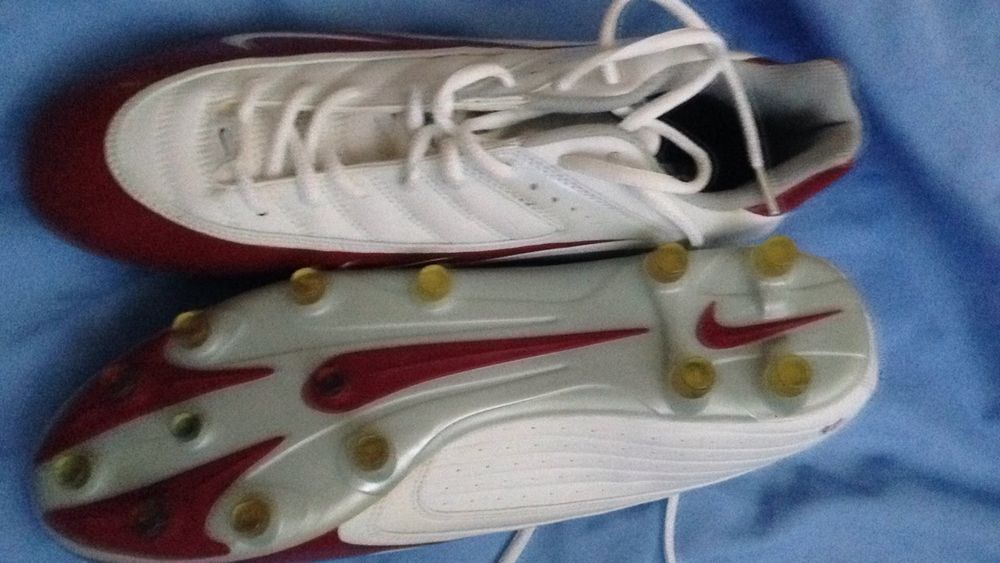 Бутонки NIKE чисто нови за Американски футбол