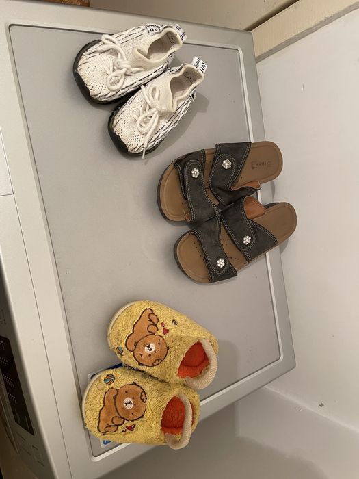 Детские кроссовки