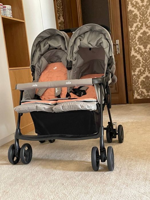 Коляска для двойняшок и для двоих детей