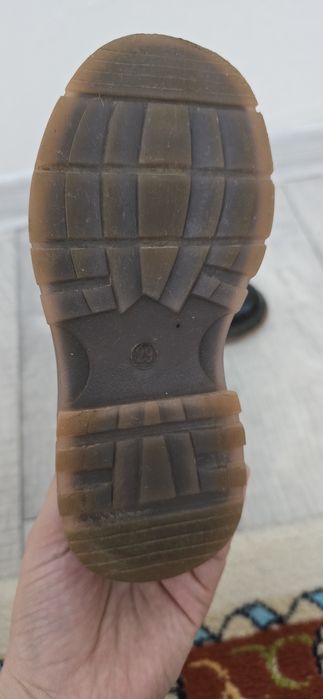 Продам детскую обувь