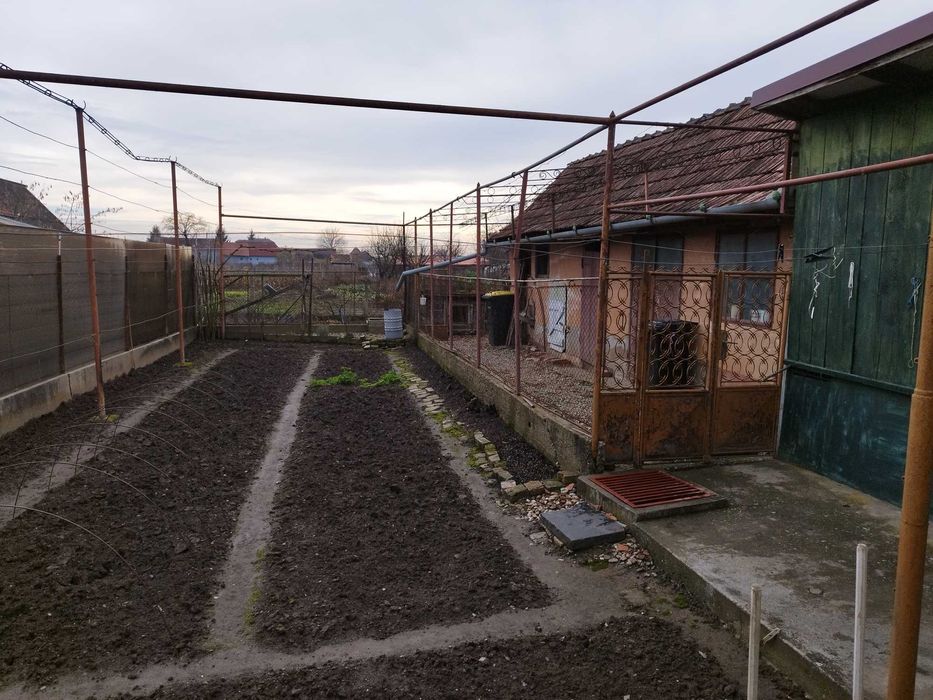 Casa de vanzare,unic proprietar.