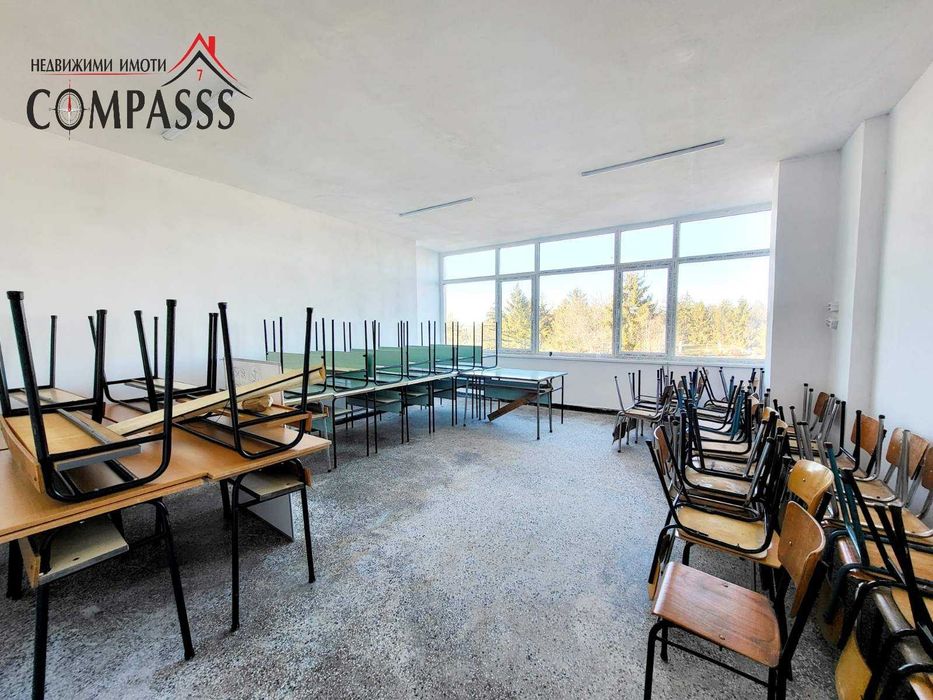 Гр. Добрич, етаж от търговска сграда ул. Калиакра – 190000евро!