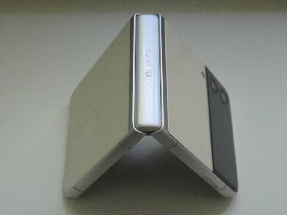 Samaung Galaxy Z Flip 3
