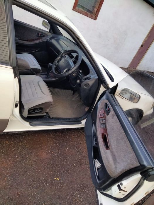 Продам автомобил Toyota vindom