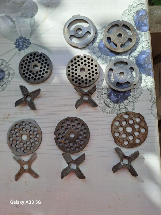 Продаются ножи и сетка для мясорубки