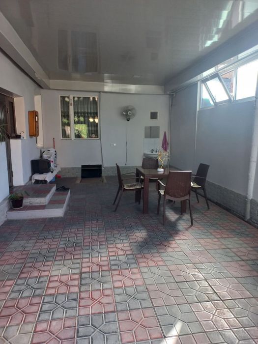 Uy sotiladi Qorasuv 6 Риштанкий 2 тор 94 а