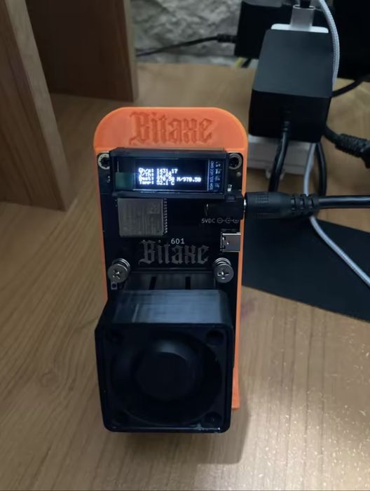 Bitaxe Gamma 601 1.2TH/s BTC Loterry miner / bitcoin копачка - НОВО