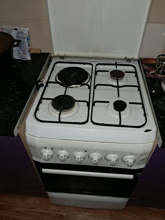 Продам газ плиту