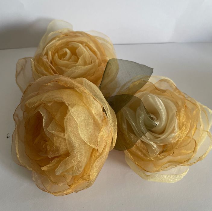 Ръчно изработени цветя-бижута