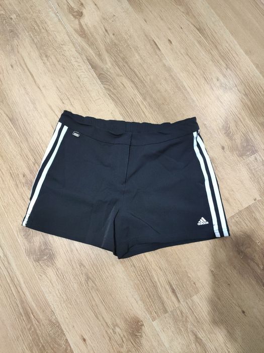 Pantaloni scurți de damă Adidas elastici mărimea M