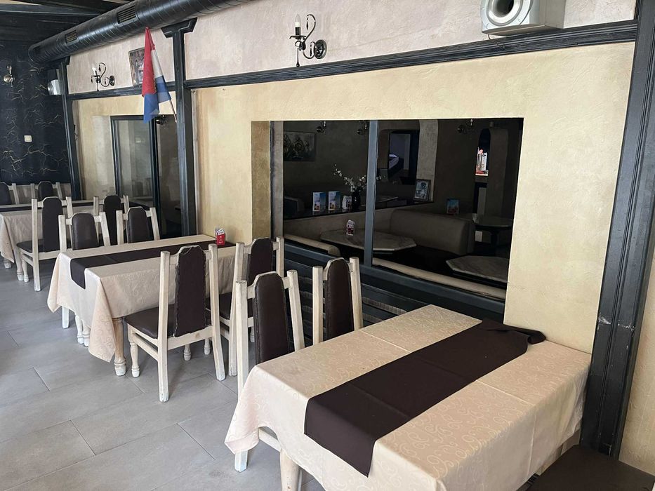 Дава се под наем Магазин в Асеновград - 100 кв.м за 765 € - Снимка #1