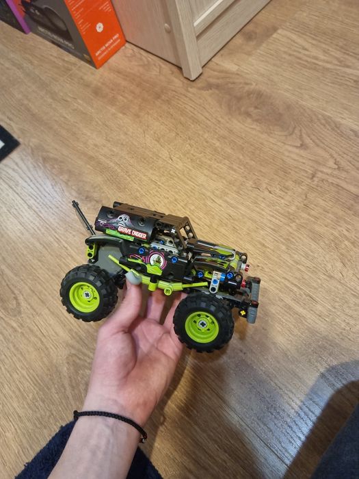 Monster truck lego technic