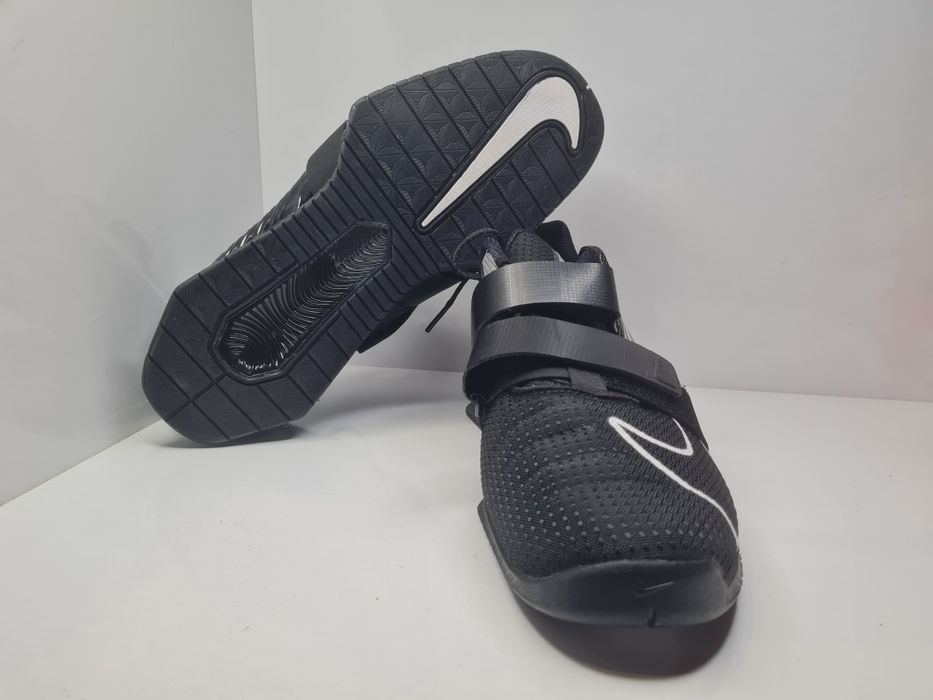 Шангети Nike Romaleos 4

Чисто нови с кутия. 

Размер 45 стелка 29 см.