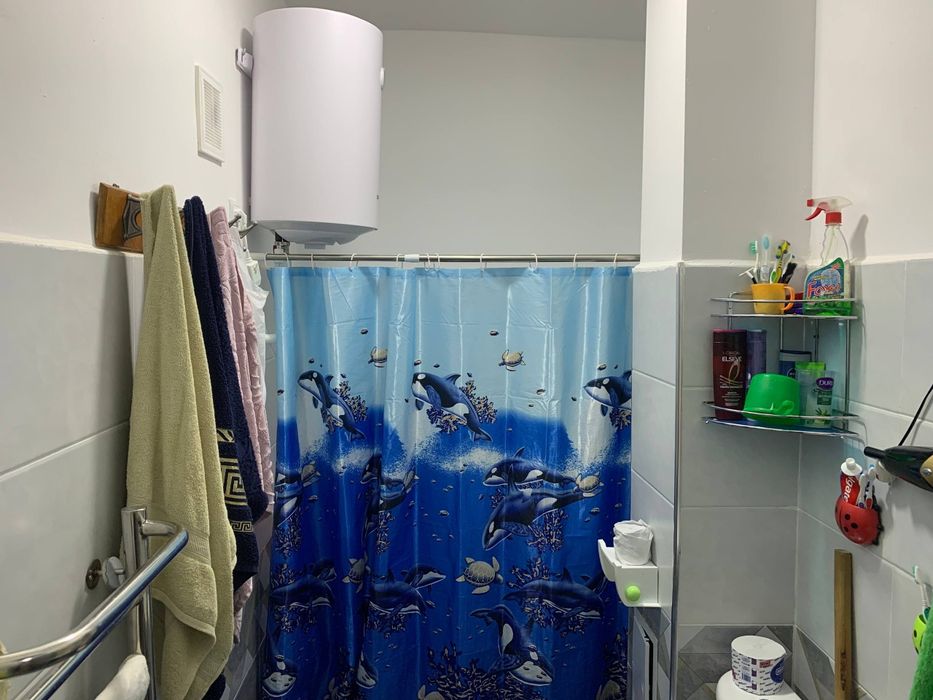 Paxtaboshida Dom sotiladi parda gilam kuxinniy shkaf qoladi