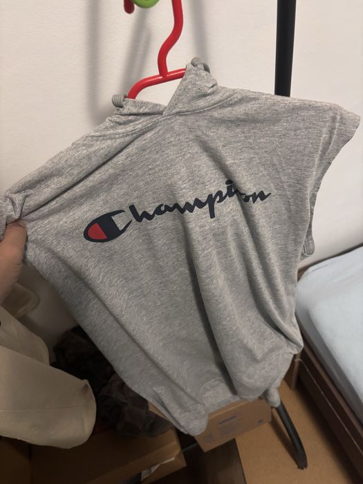 Maiou chanpion cu gluga