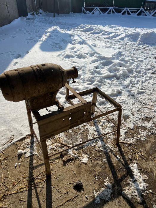 Продам промышленную мясорубку