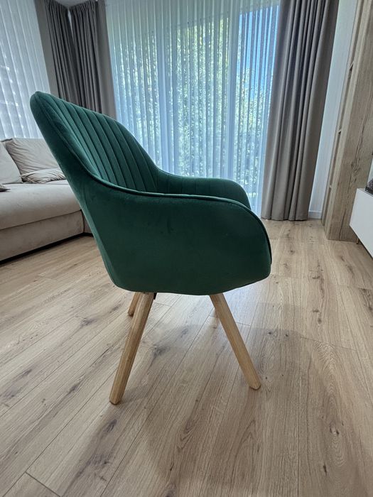 Masa de dining extensibila ovala si 4 scaune