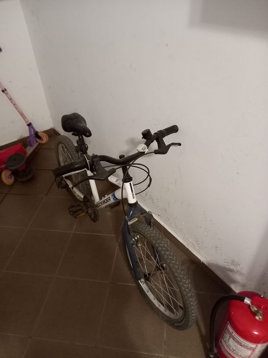 Vând Bicicleta Rockrider