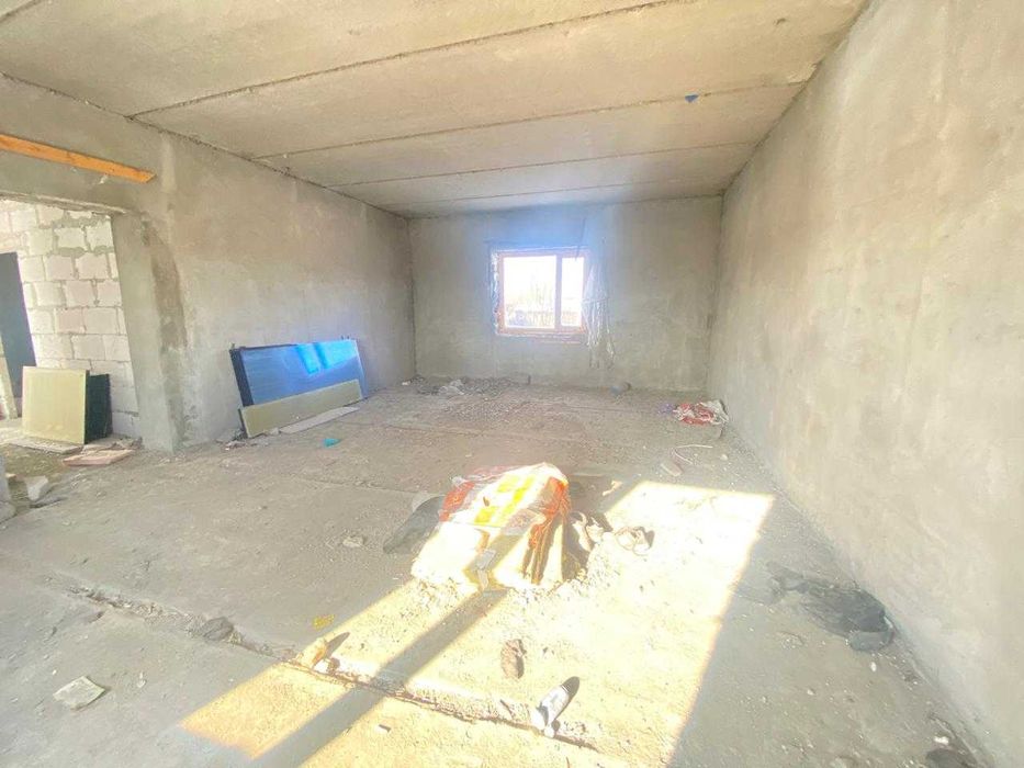 Срочно!!! Продам дом в три уровня.