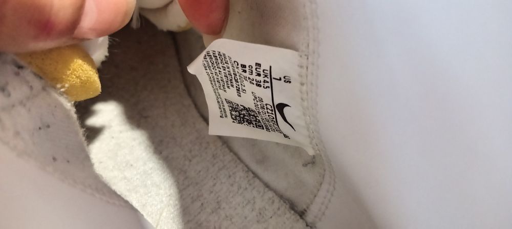 Дамски кецове Nike.