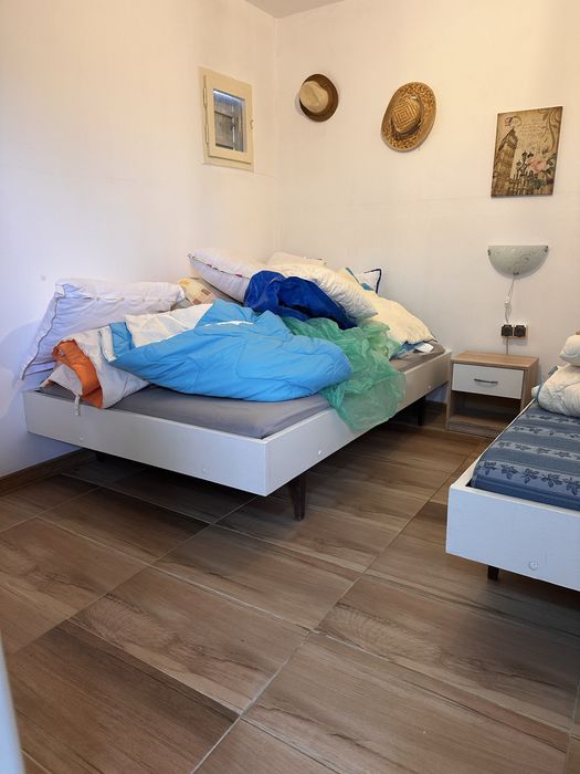 Подарявам легла с матраци