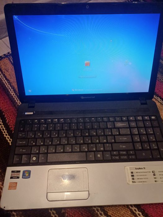 Ноутбук янги Рассиядан олиб келинган хамма нарсами бор айби йук