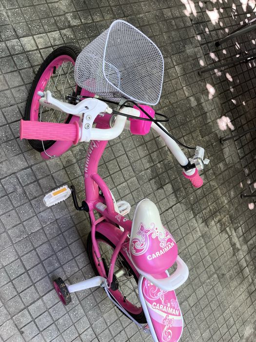 Vand bicicleta pentru fete