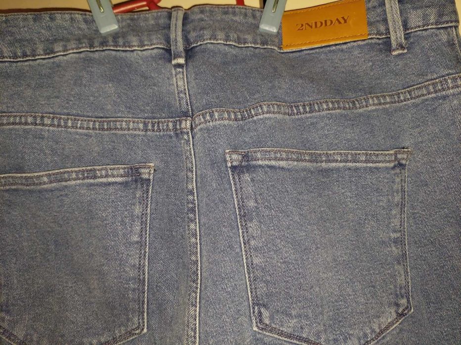 blugi cu talie inalta