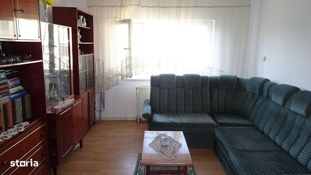 Vand apartament cu 3 camere decomandat Deva, zona Ion Creanga, 65 mp