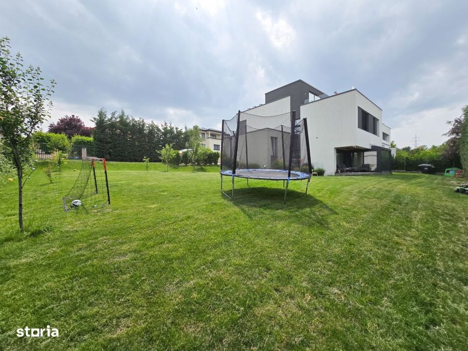 Casa individuala ultrafinisata | 320mp utili | 1000mp teren | Europa