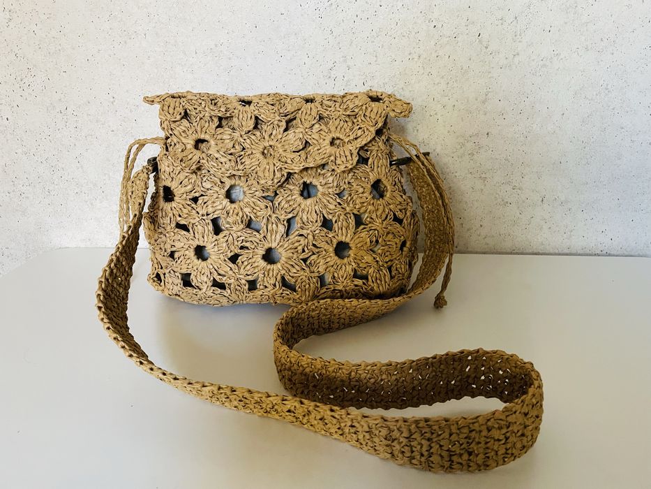 Плетена чанта от рафия