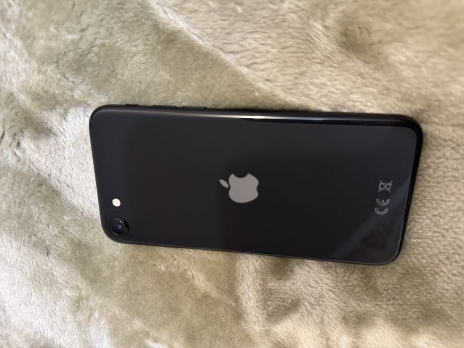 Iphone SE 2022 (3rd gen.) 64gb. 82акб.