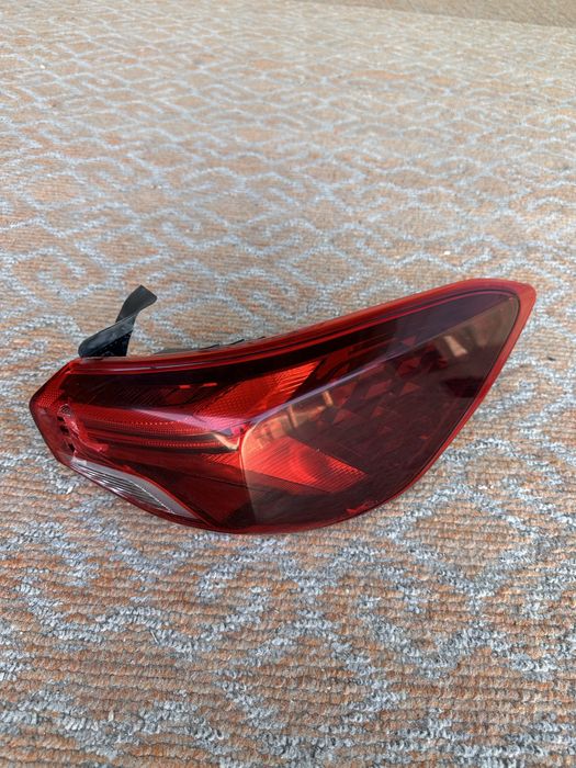 Onix orqa o’ng farasi