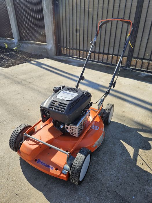 Masina de tuns iarba gazon Husqvarna