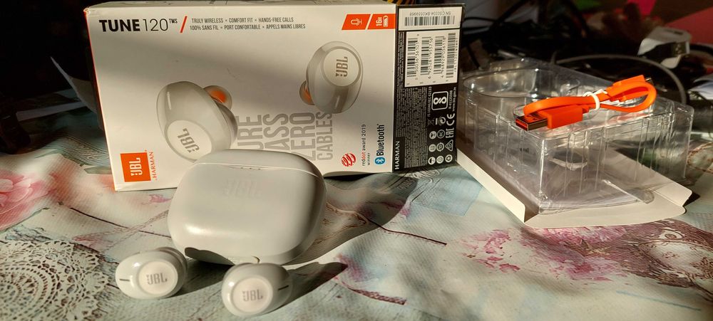 Слушалки JBL / HARMAN