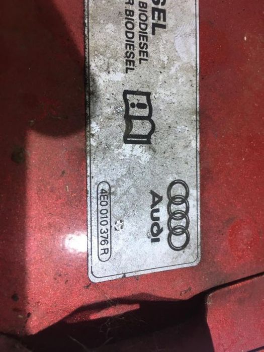 Capac Rezervor cu Buson Audi A4 B7 2004 - 2008 Cod Culoare LZ3F Cod Piesa : 4E0 010 376 R / 4E0010376R