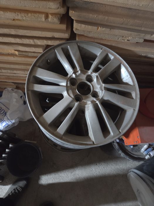 Продам отличные диски на 16