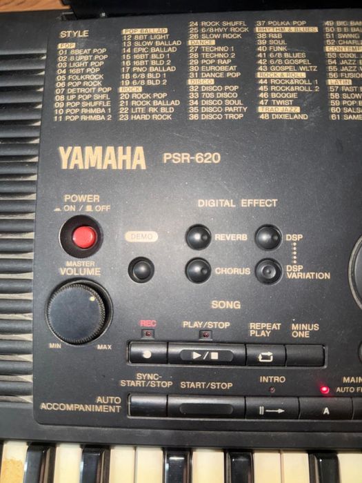 Продам синтезатор Yamaha-psr620