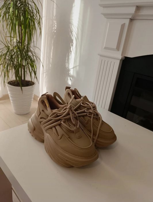 Vând adidași noi LIBAIWEI