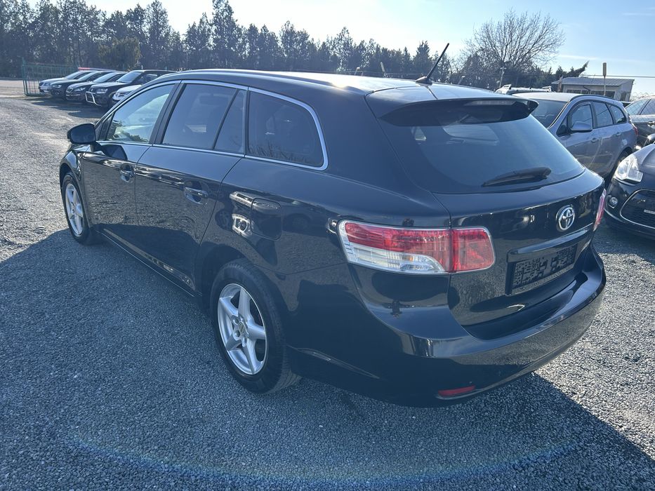 Toyota Avensis 2011г.