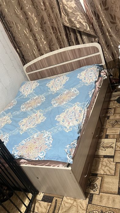 Двухспальная кровать