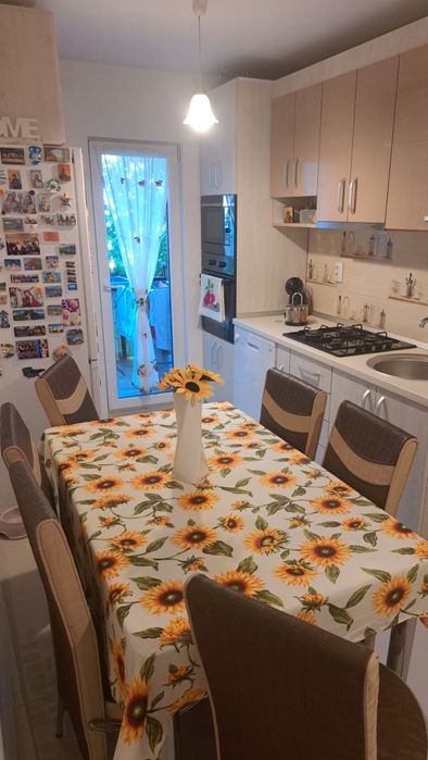 Vând apartament cu 3 camere PB