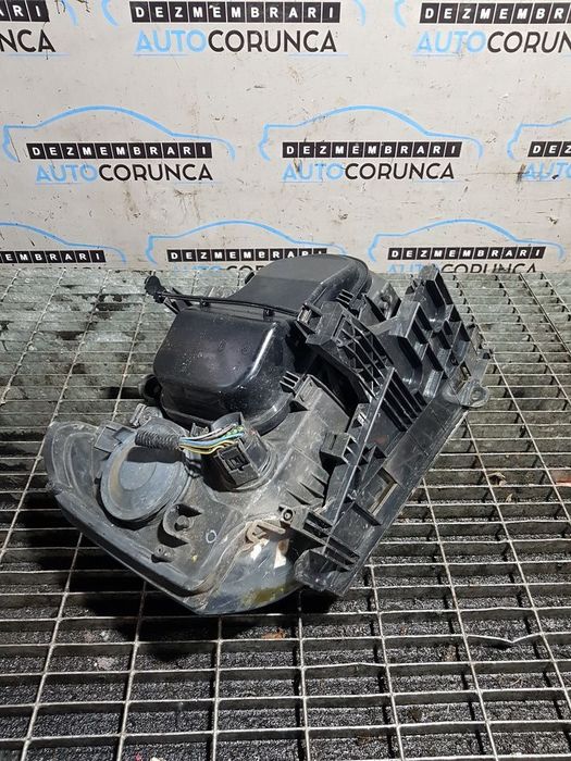 Far Stanga Land Rover Freelander 2 2006 - 2010 SUV 4 Usi (777) Fara xenon