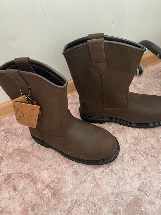 Продаются сапоги