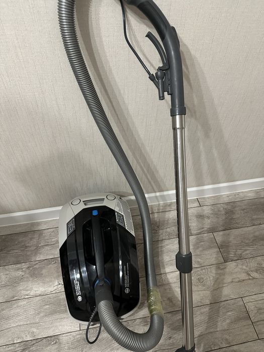 Пылесос thomos в отличном состояние