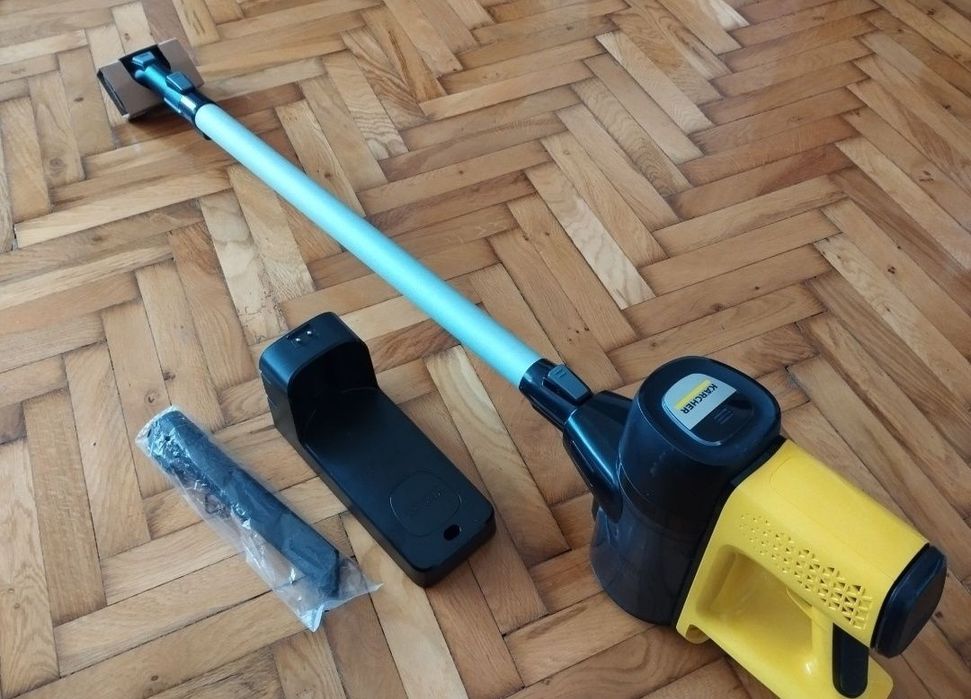 De vînzare Kärcher VC 6 aspirator fara fir
Am doar ce se vede in poze,