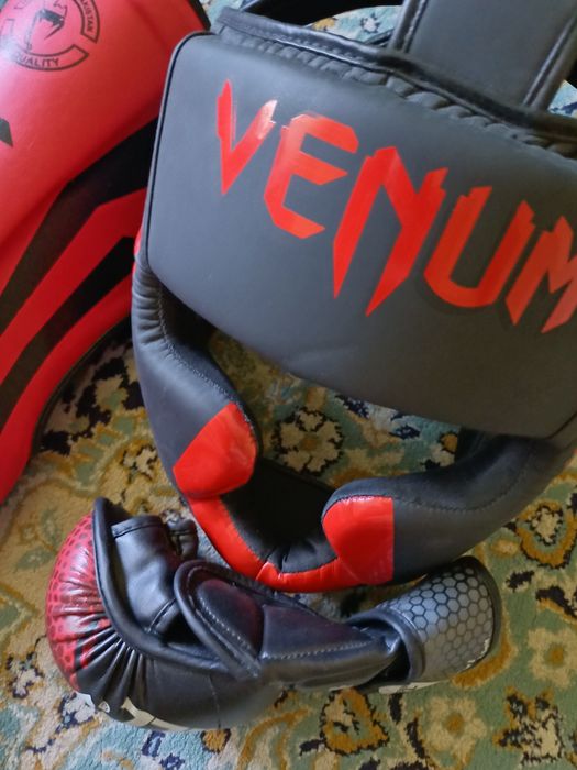 Экипировка для ММА перчатки

шлем, щитки