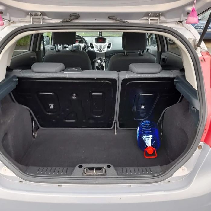 FORD FIESTA An 2011 euro5Pret 2750 e negociabil